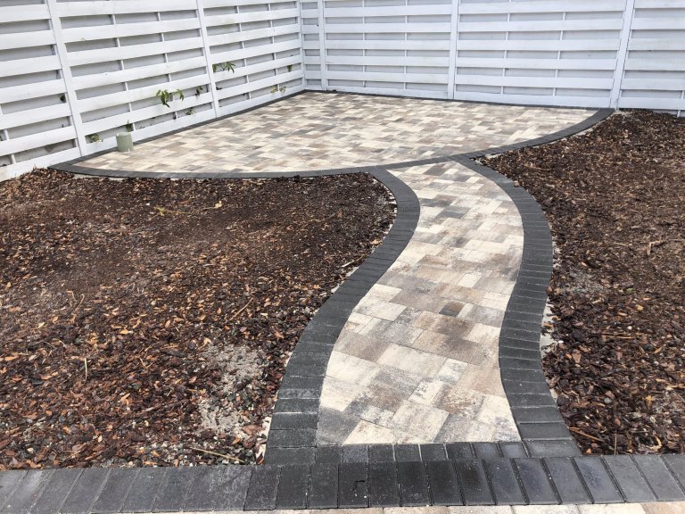 Paver walkway with border - Paver Design Center, Sarasota FL