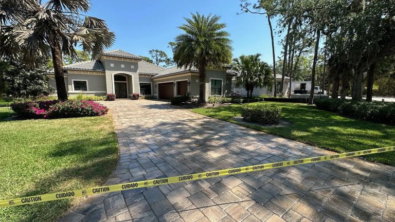 Freshly sealed paver driveway - Paver Design Center, Sarasota FL