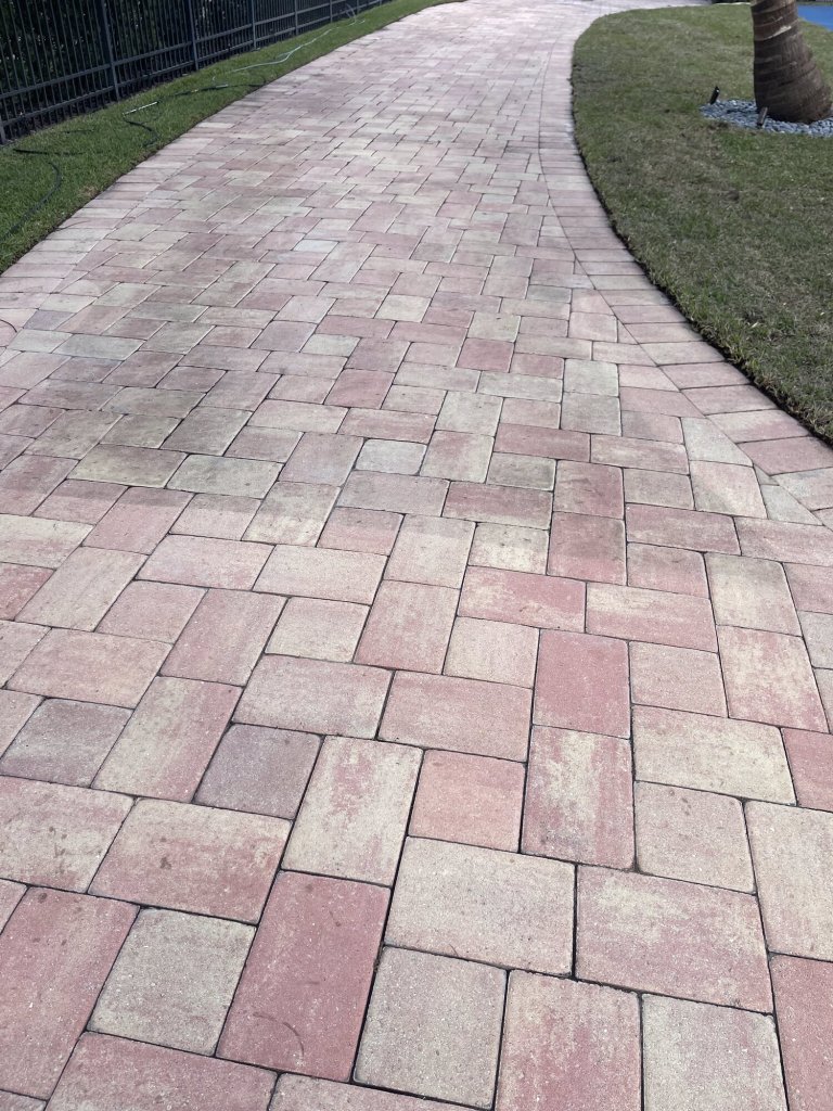 Curved paver walkway - Paver Design Center, Sarasota FL